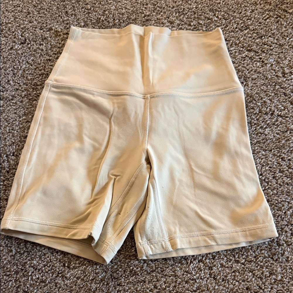 Lululemon High-Waist Cream Women’s Bike Shorts